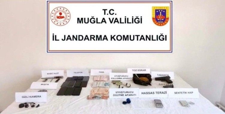 Bodrum'da 2 ayrı adrese operasyon: 4 şüpheli gözaltına alındı