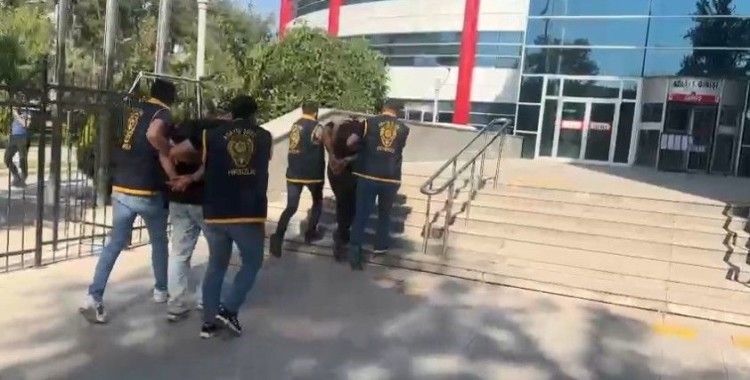 Hırsızlık zanlıları adliyeye sevk edildi
