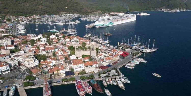 Marmaris’te turist sayısındaki artış ve sezonun uzaması turizmi olumlu etkiledi

