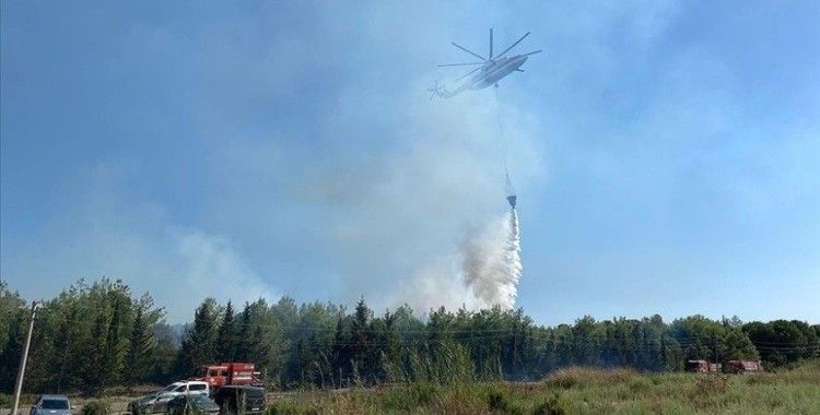 Antalya'da otluk alanda çıkan yangın tersane ve ormana sıçradı