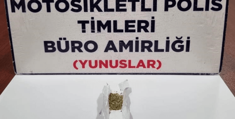 Kütahya'da ehliyetsiz sürücü uyuşturucuyla yakalandı