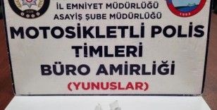 Kütahya’da ehliyetsiz sürücü uyuşturucuyla yakalandı
