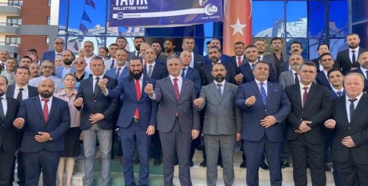 Ocak Partisi’nde Kadir Canpolat genel başkan seçildi
