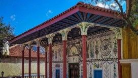 212 yıllık tarihi cami, kök boyası işlemeleriyle canlılığını koruyor
