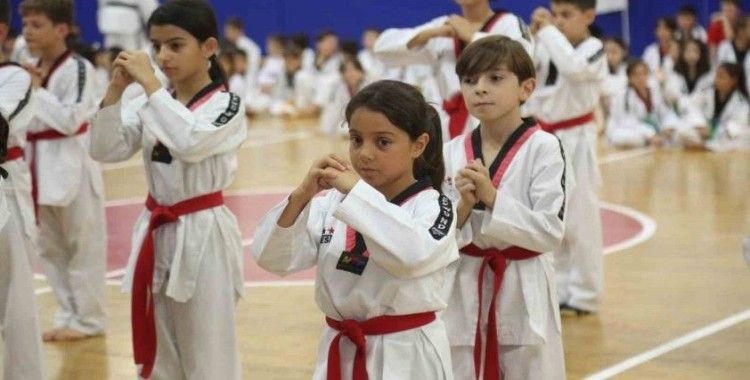 Gölcük Belediyesi tekvandocuları kuşak atladı
