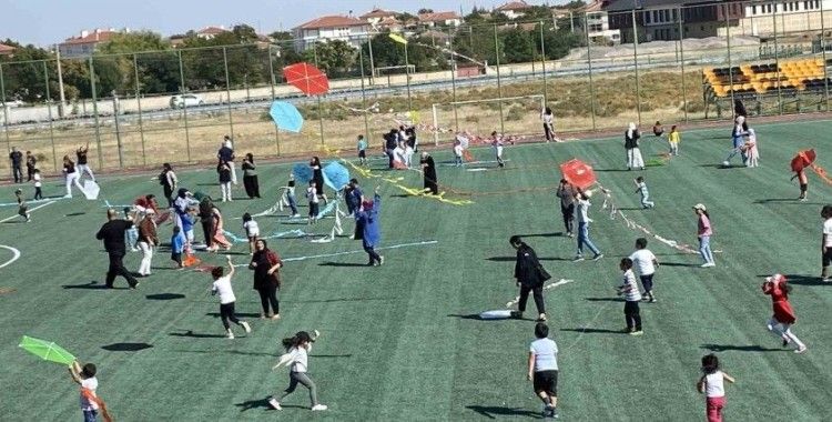 Kulu’da çocuklara uçurtma şenliği
