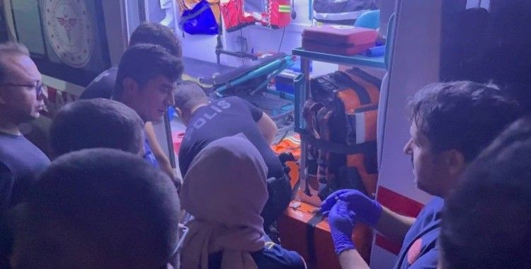 Kilis’te evini yakan ve kendine zarar veren kişiyi polis ekipleri kurtardı
