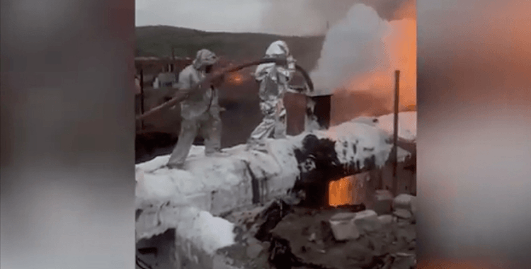 Karabağ'da benzin depolama alanında çıkan yangını Azerbaycanlı itfaiyeciler söndürdü