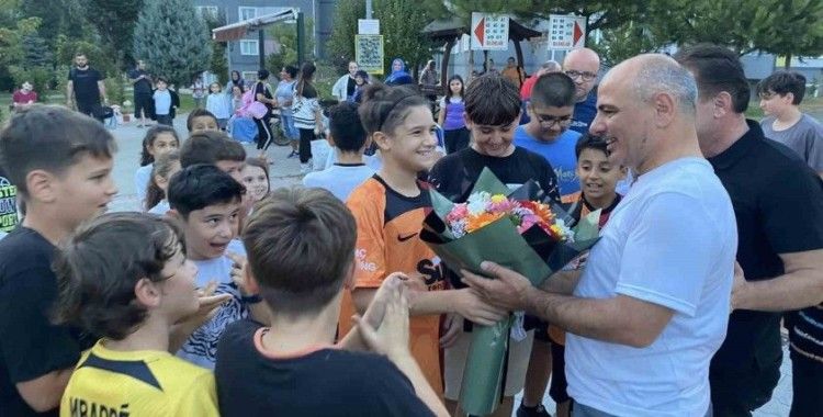 Başkan Söğüt sözünü tuttu, çocuklarla buluştu
