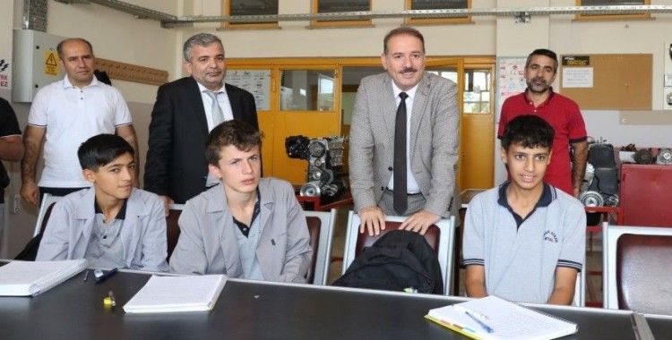 Meslek liselerindeki teorik ve uygulamalı eğitimler incelendi
