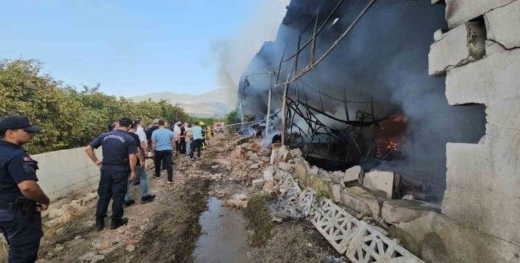 Gıda işletmesi alevlere teslim oldu