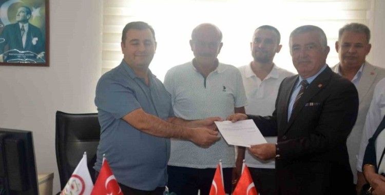 Ali Özdemir mazbatasını aldı
