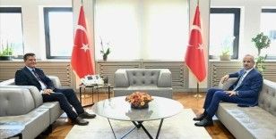Ulaştırma ve Altyapı Bakanı Uraloğlu KKTC'li mevkidaşı Arıklı ile görüştü