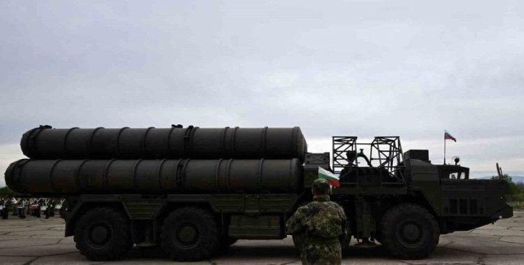 Bulgaristan, defolu S-300 füzelerini Ukrayna’ya gönderme kararı aldı
