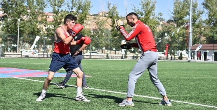 Mamak Belediye Başkanı Köse: “Lalahan Atatürk Stadı Güzel Mamak’ımıza Hayırlı Olsun”
