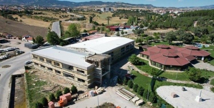 Başkan Akçadurak, “Gençlik merkezi gençlerimizin bilgi ve becerilerini arttıracak”
