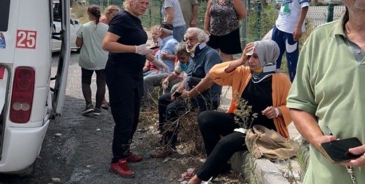 Kuşadası’nda otomobil minibüse arkadan çarptı: 6 yaralı
