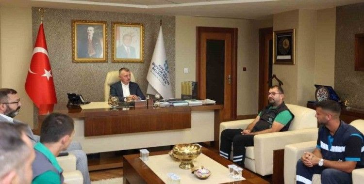 Geçici işçilerin beklediği müjdeli haberi Başkan Büyükakın duyurdu
