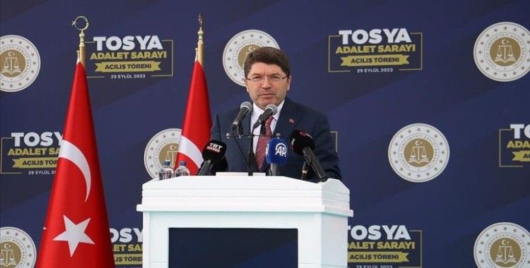 Adalet Bakanı Tunç: (Gezi Parkı davası) Hukuk devletinde sokakları ateşe verenlerin hesabı sorulmayacak mı?