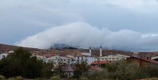 Tatvan’da yağmur bulutları görsel şölen oluşturdu
