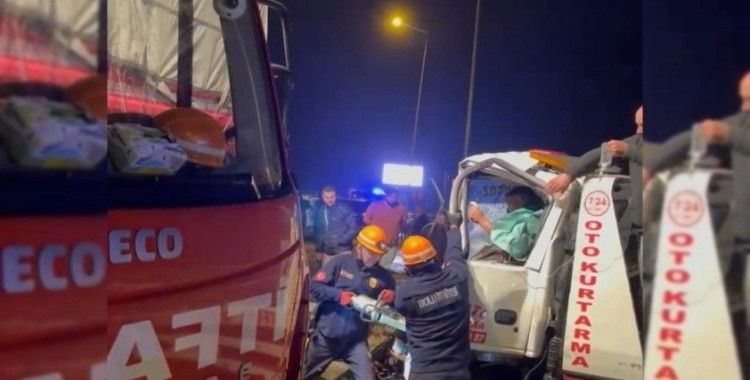 Oto kurtarıcı kamyona çarptı: 1 yaralı
