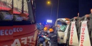 Oto kurtarıcı kamyona çarptı: 1 yaralı
