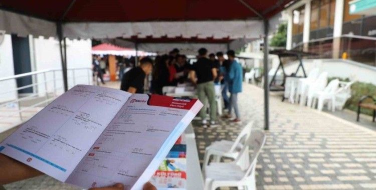 Öğrenciler Ucuz Kitap Fuarı’nda kitaplarla buluştu
