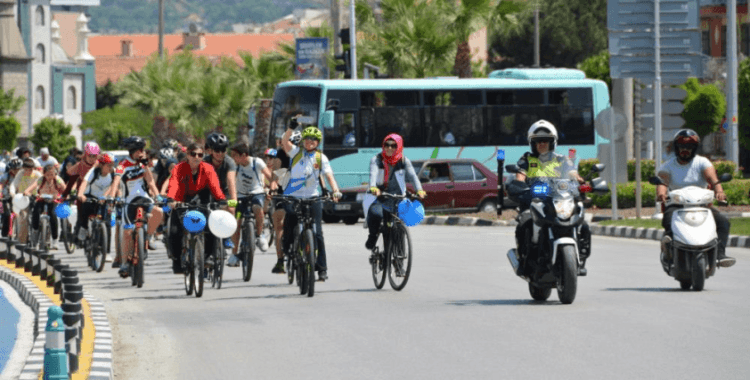 Yüzüncü yılda Yunusemre'de yüz kilometrelik bisiklet turu
