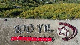 Artvin Atatepe’de öğrencilerden 100. yıl logosu
