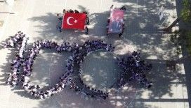 400 öğrenciden 100’ncü yıl koreografisi
