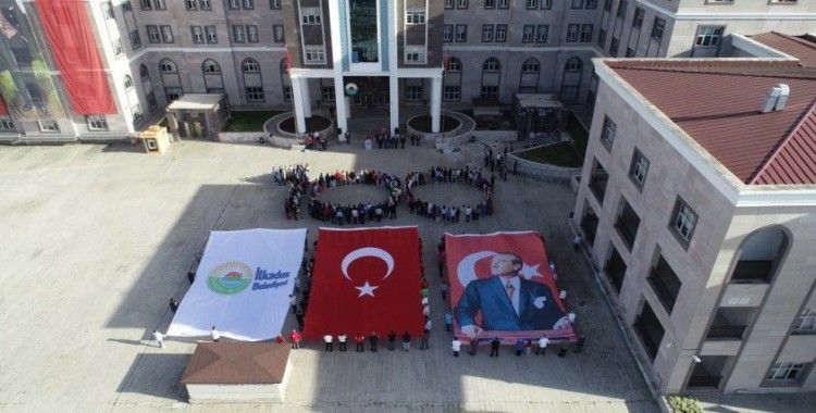 550 belediye çalışanından 100. yıla özel koreografi
