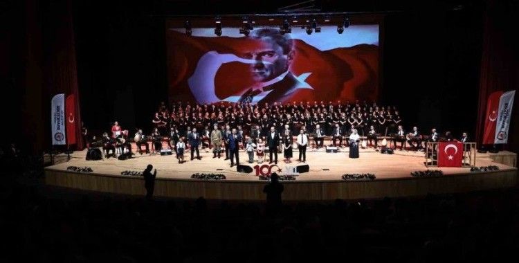 Denizli’de “Ata’mıza Saygı” konseri düzenlendi
