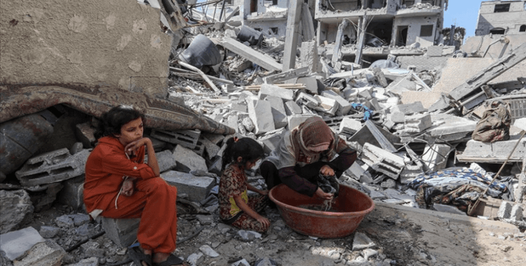 Gazze Şeridi'nde İsrail bombardımanından kurtulanların hayatını susuzluk tehdit ediyor