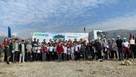 Buharkent’te ağaç fidanları toprakla buluştu
