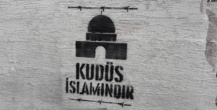 Filistin’e duvar yazılı destek devam ediyor