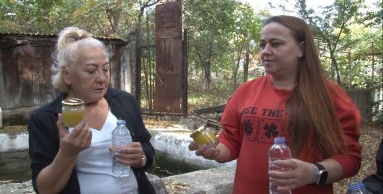 Kaplıca suyu ve zeytin yağı karışımı ile doğal vücut kremi
