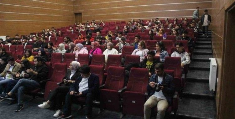 Üniversite öğrencileri sinema bilgileriyle yarıştı
