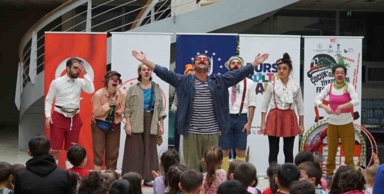 Tiyatro coşkusuna muhteşem final
