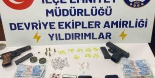 Bağcılar’da uyuşturucu denetiminde araçtan 13,44 gram taş kokain çıktı
