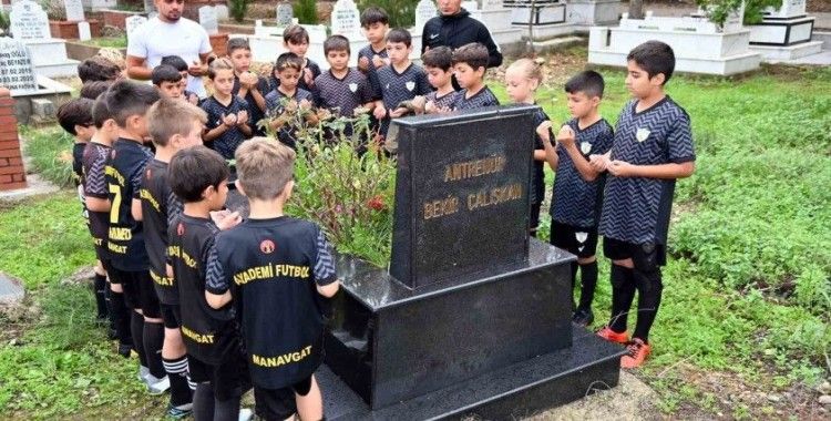 Manavgat Belediyesi’nden Bekir Çalışkan anısına futbol turnuvası
