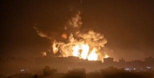 İsrail ordusu, Gazze'de yerinden edilmiş kişilerin yaşadığı bir okulu bombaladı