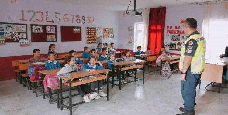 Aydın’da 69 öğrenci “trafik dedektifi” oldu