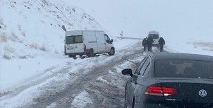 Van, Bitlis ve Muş'un yüksek kesimlerinde kar etkili oldu