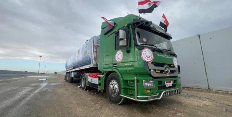 İsrail, Gazze'ye günde 2 tanker yakıt girişine izin verdi