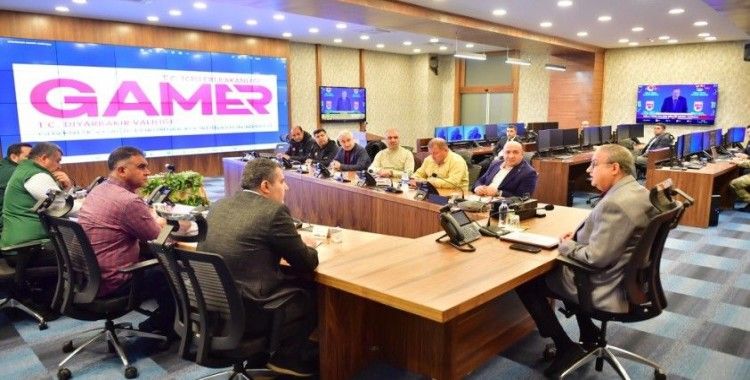 Diyarbakır Valisi Ali İhsan Su il genelinde 'Yağışlara Karşı Alınacak Önlemler' konulu toplantıya başkanlık etti