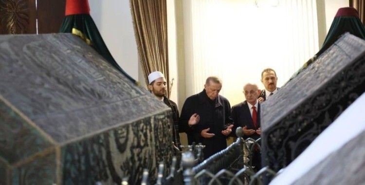 Cumhurbaşkanı Erdoğan, Sultan II. Abdülhamid Han'ın türbesini ziyaret etti