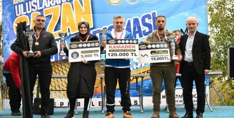 Sazan tutma yarışmasında dereceye girenler ödülüne kavuştu
