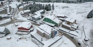 Uludağ'da kar yağışı etkili oldu