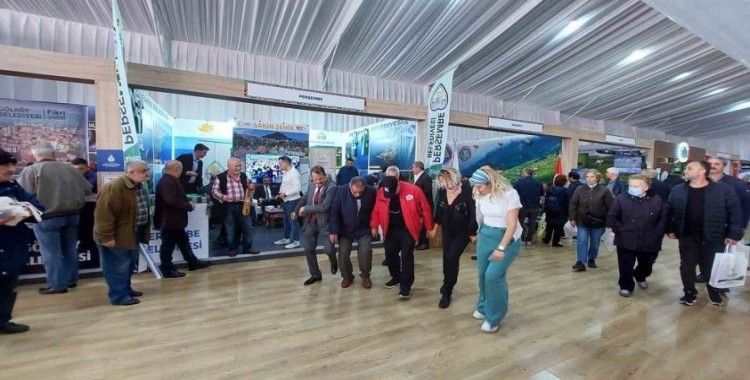 Ordu Tanıtım Günleri’nde misafirlere kemençe ve horon gösterisi
