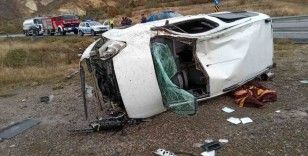 Şarampole devrilen araçta 3 kişi yaralandı
